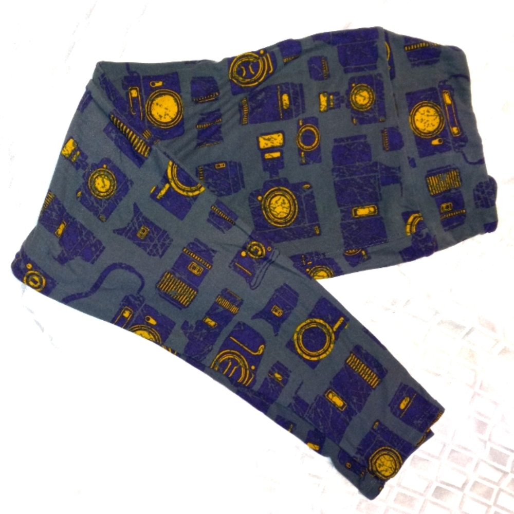 LuLaRoe Tall & Curvy Camera print leggings in blue